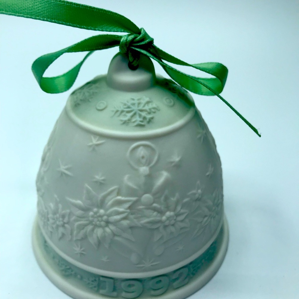 1992 LLADRO Christmas Bell Ornament
